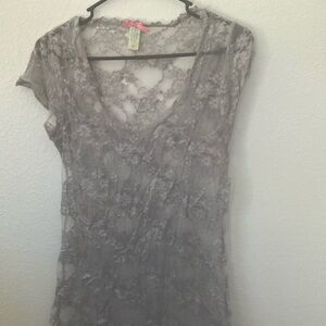 Down east sheer stretch lace top medium